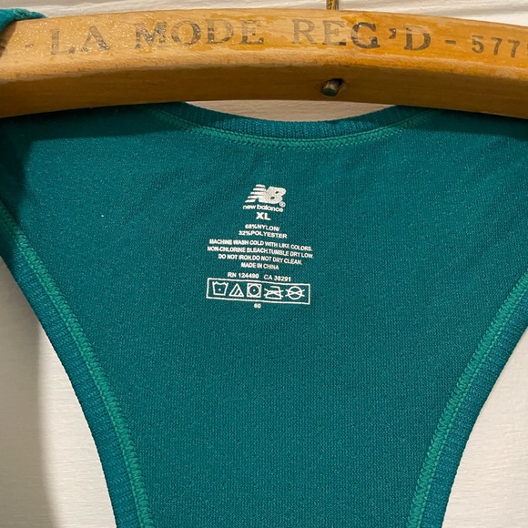 NEW BALANCE TOP - Picture 2 of 2
